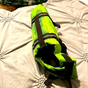 Am dog life jacket